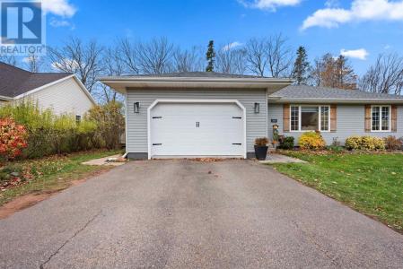 244 COLIN AVENUE, Summerside, 艾德華王子島 C1N 5W6, 加拿大