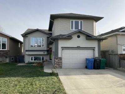 145 BLACKFOOT CIRCLE W, Lethbridge, Alberta T1K 7T4, Canada
