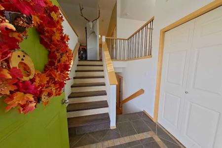 145 BLACKFOOT CIRCLE W, Lethbridge, Alberta T1K 7T4, Canada