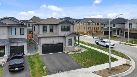 175 BLACKBIRD WAY, Hamilton, Ontario L0R 1W0, Canada