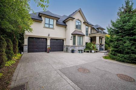 108 LIVNO COMMON, Oakville, Ontario L6L 1H1, CANADÁ
