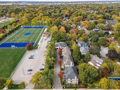 108 LIVNO COMMON, Oakville, Ontario L6L 1H1, CANADÁ