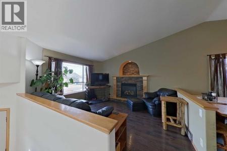 145 BLACKFOOT CIRCLE WEST, Lethbridge, Alberta T1K 7T4, Canada