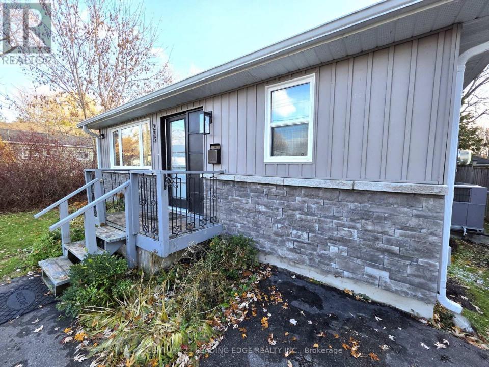 235 BAYVIEW AVENUE, Georgina (keswick South), Ontario L4P 2T4, Kanada