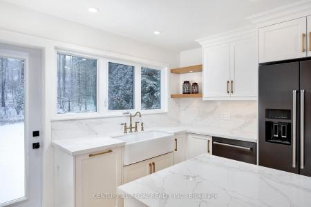 5535 CEDAR SPRINGS ROAD, Burlington, オンタリオ L7P 0C2, カナダ