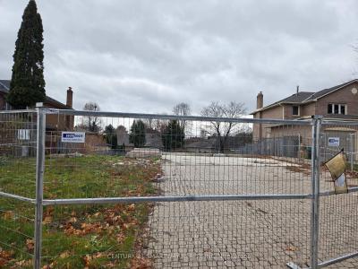 6 CHALMERS COURT, Brampton, Ontario L6Z 3H1, Canada