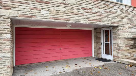 34 TOLLERTON AVENUE, Toronto, Ontario M2K 2H3, Canada