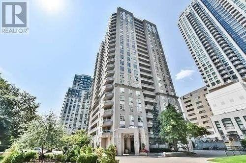18 HILLCREST AVENUE, Toronto, 온타리오주 M2N 6T5, 캐나다