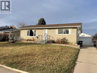 524 51 AVENUE WEST, Claresholm, アルバータ T0L 0T0, カナダ