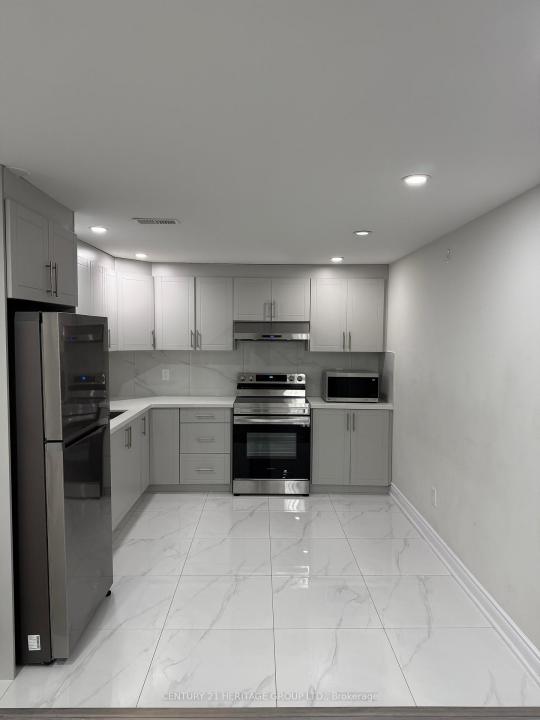 43 ALLANGROVE AVENUE, East Gwillimbury, Ontario L9N 0X6, Canada