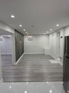 43 ALLANGROVE AVENUE, East Gwillimbury, Ontario L9N 0X6, Canada