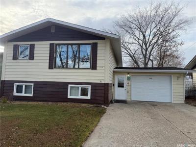 516 6TH AVENUE E, Assiniboia, Saskatchewan S0H 0B0, Canada