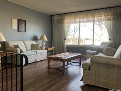 516 6TH AVENUE E, Assiniboia, Saskatchewan S0H 0B0, Canada