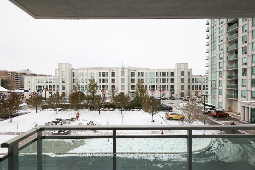 8 ROSEBANK DRIVE, Toronto, Ontario M1B 5Z3, Canada