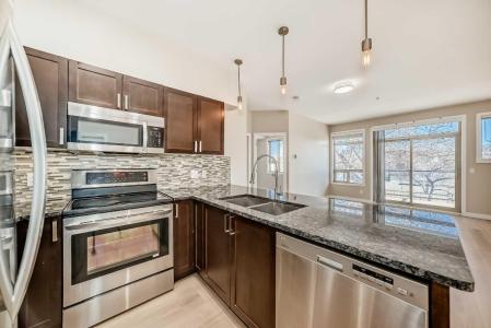 4303 1 STREET NE, Calgary, Alberta T2E 7M3, Canada