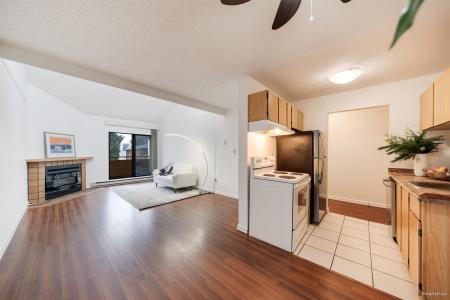 7295 MOFFATT ROAD, Richmond, קולומביה הבריטית V6Y 3E5, קנדה