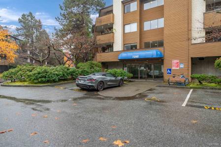 7295 MOFFATT ROAD, Richmond, קולומביה הבריטית V6Y 3E5, קנדה