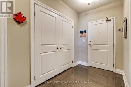 240 VILLAGEWALK BOULEVARD, London North (north R), Ontario N6G 0P6, Canadá