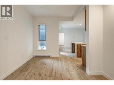 3594 MALSUM DRIVE, North Vancouver, 不列颠哥伦比亚省 V7G 0B5, 加拿大
