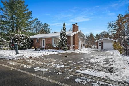 34  Ch. Ste-Élisabeth, Cantley, Quebec J8V 3G2, CANADÁ