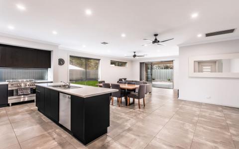 6 Lesley Court, Salisbury East, SA 5109, Australia