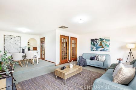 36 Lerunna Avenue, Hallett Cove, SA 5158, Australia