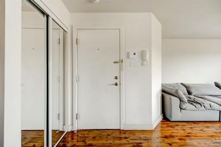 16225  Rue Eugénie-Tessier, Montréal (Rivière-des-Prairies/Pointe-aux-Trembles), Quebec H1A 0A2, Canada