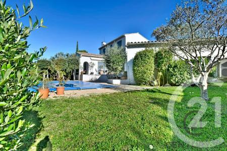 Villeneuve Les Avignon, Languedoc-Roussillon 30400, France