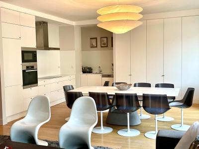 Paris, Ilha De França 75008, França