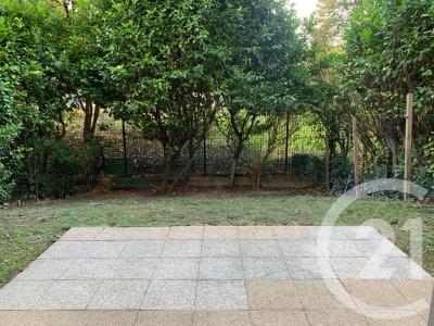 Asnieres Sur Seine, イル＝ド＝フランス 92600, アキタン