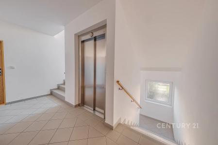 134, Rudolfa Holeky, Praha, Území Hlavního Města Prahy 19800, Czech Republic