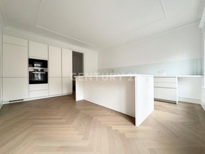 Frankfurt Am Main, Hessen 60323, Germany