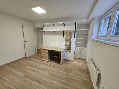 Ulica aktivistov, Ljubljana, Osrednjeslovenska 1000, Slovenia