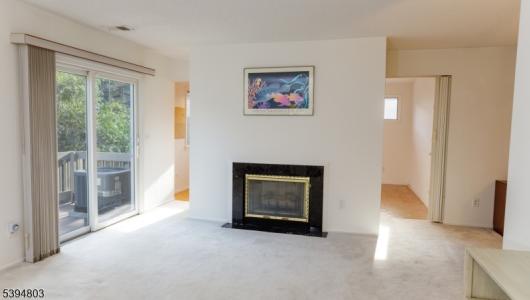 23 Karam Cir Circle , 23, West Orange Twp., ניו ג'רזי 07052-1112, ארצות הברית של אמריקה 