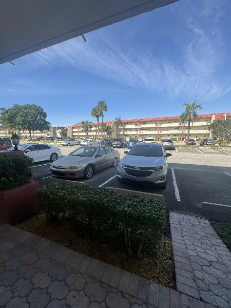 9420 S Hollybrook Lake Drive 105, Pembroke Pines, Floryda 33025, USA