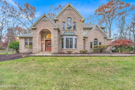 448 Larchmont Way, Mountain Top, Pennsylvania 18707, USA