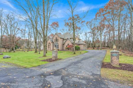 448 Larchmont Way, Mountain Top, Pennsylvania 18707, USA