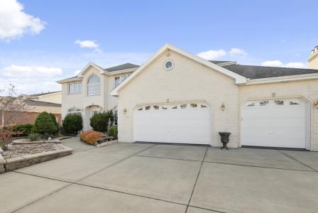 8113 Blarney Road, Tinley Park, Illinois 60477