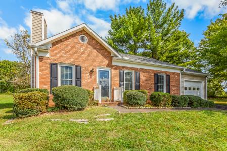 875 Adams Way Court, Rural Hall, شمال كارولينا 27045, الولايات المتحدة