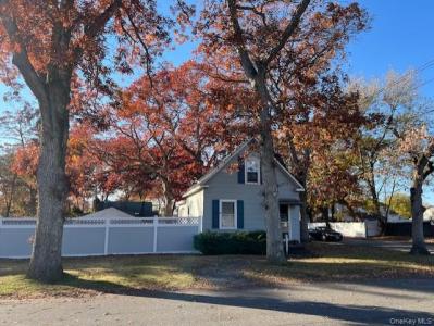6 Dunwoodie Avenue, West Islip, New York 11795