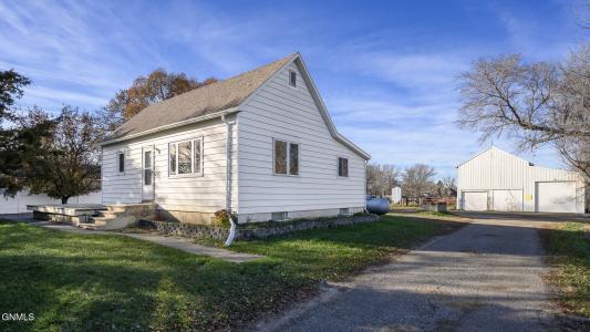 861 53rd Ave, Hazen, North Dakota 58545, USA