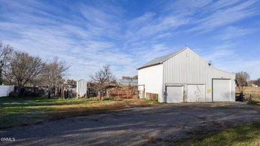 861 53rd Ave, Hazen, North Dakota 58545, USA