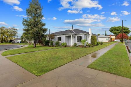 3021 E Simpson Avenue, Fresno, California 93703, USA