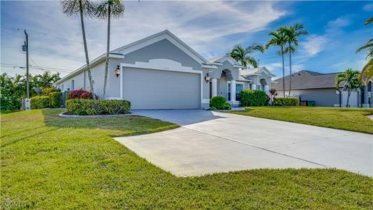 2548 Gleason Parkway, Cape Coral, Florida 33914, USA