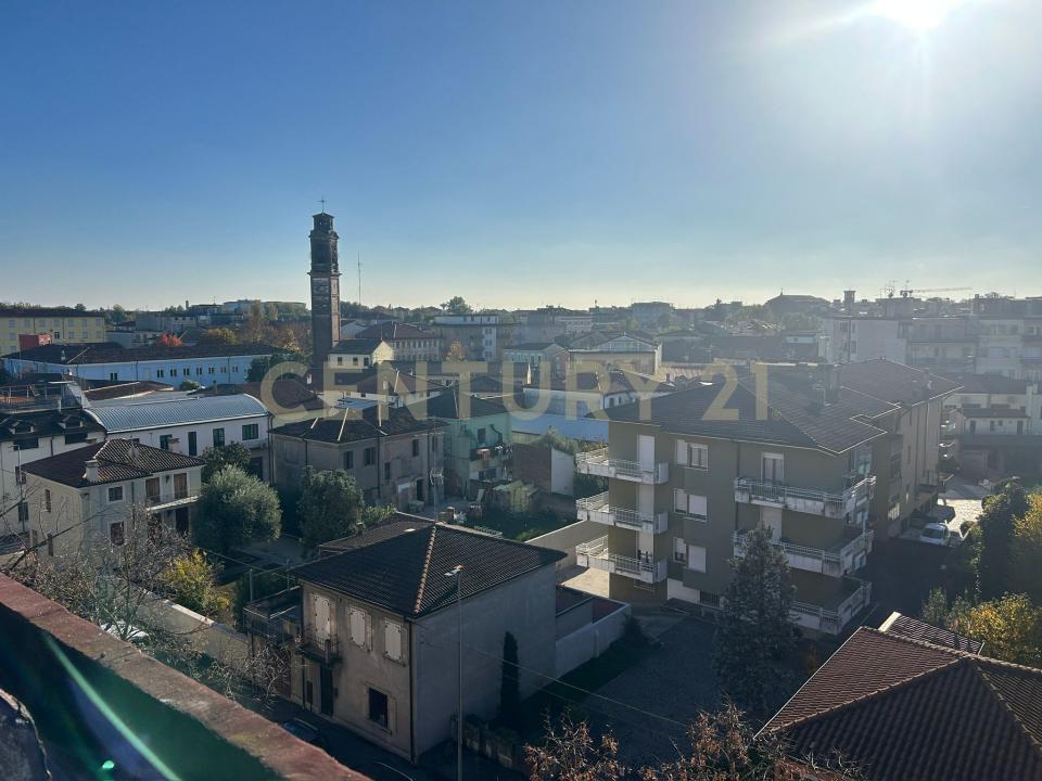 Legnago, Veneto 37045, Italia