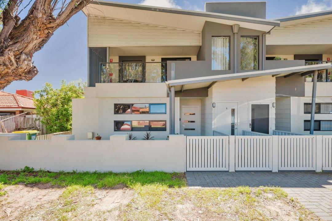 1/42 Tuckey Street, Mandurah, WA 6210, Australia