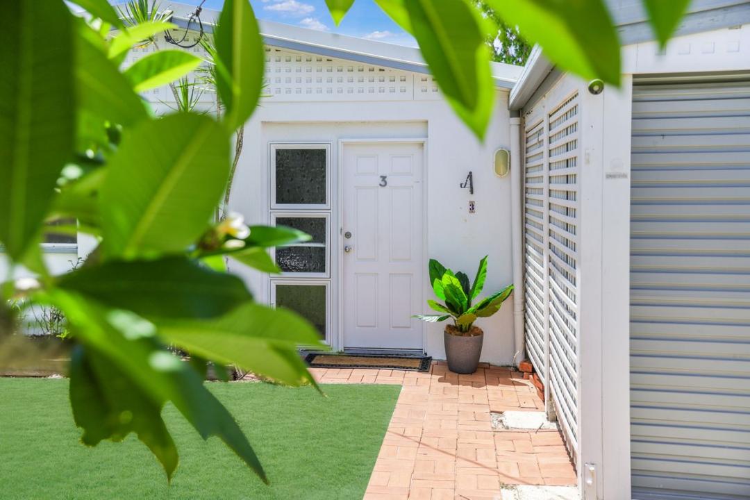 3 Palmer Avenue, Golden Beach, QLD 4551, Austrália
