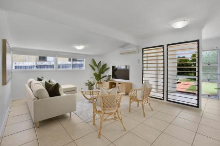 3 Palmer Avenue, Golden Beach, QLD 4551, Austrália