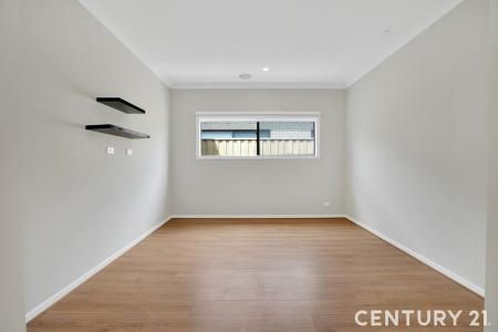 62 Malone Circuit, Deanside, VIC 3336, Australia