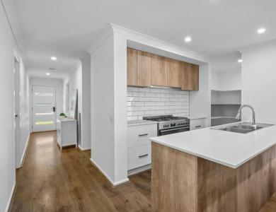 20 Hutton Street, Deanside, VIC 3336, Australia